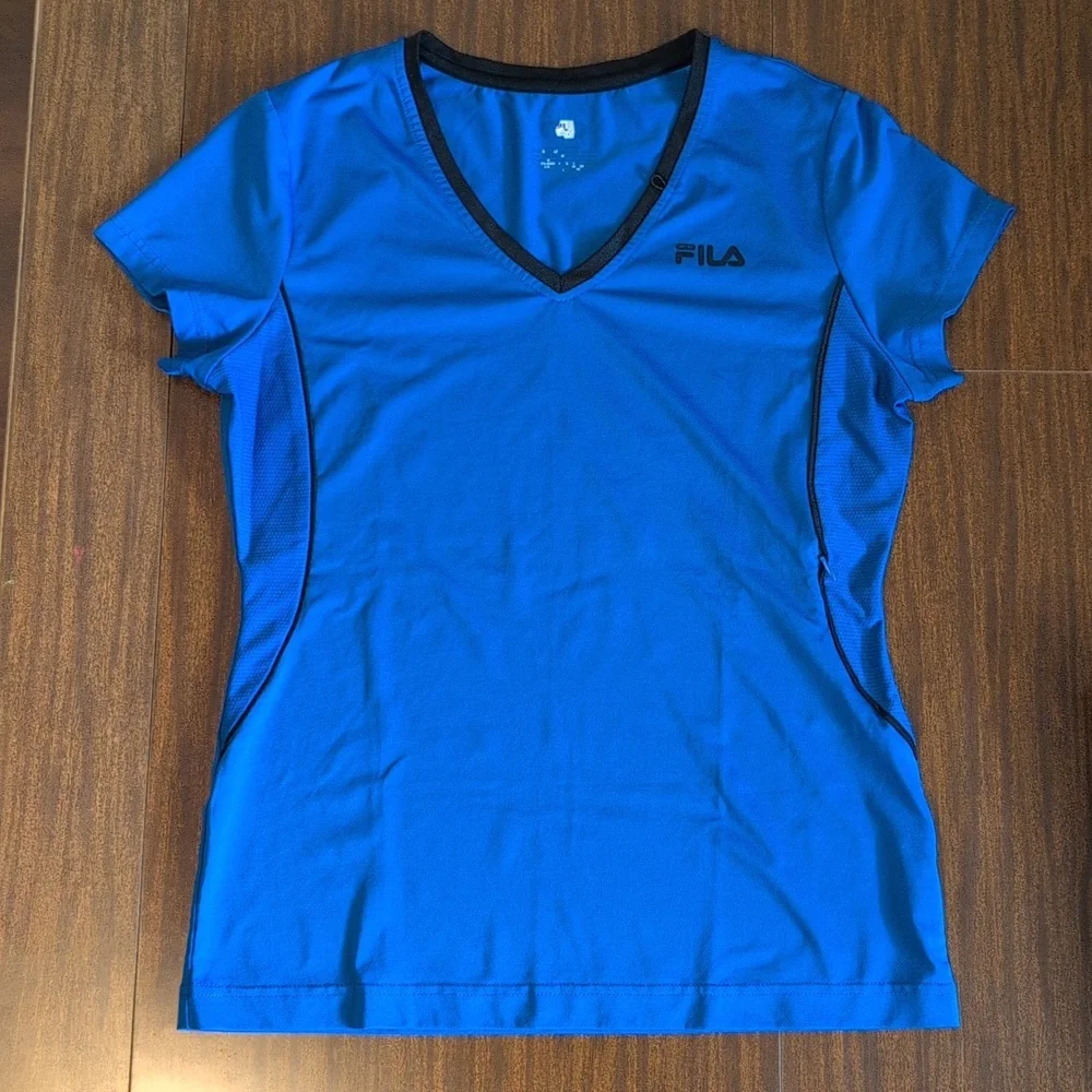 4 Medium Exercise Shirts - Picture 2 of 9